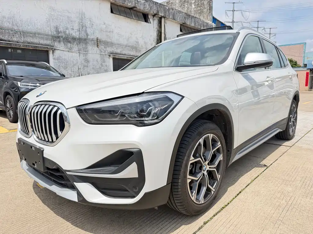 BMW X1 2022 — фото 1