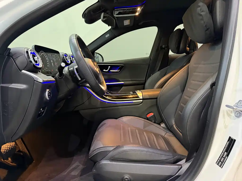 Mercedes-Benz C-Class 2023 — фото 7