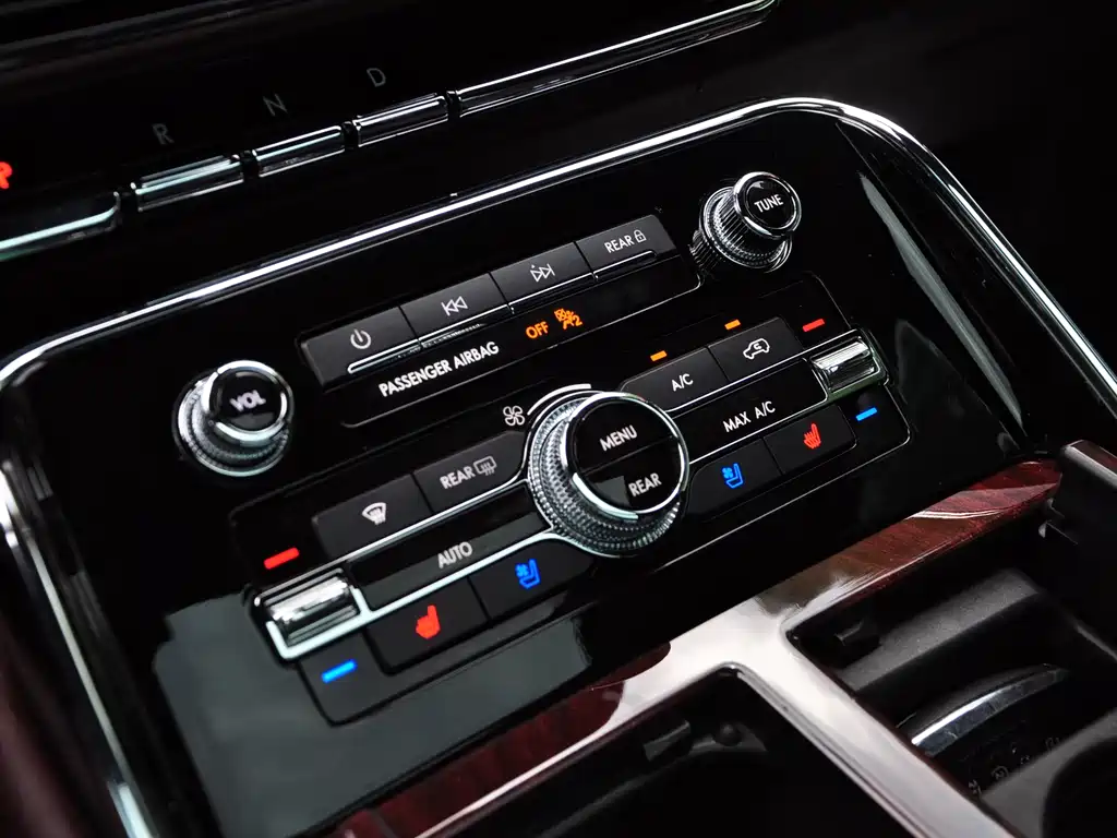 Lincoln Navigator 2018 — фото 12