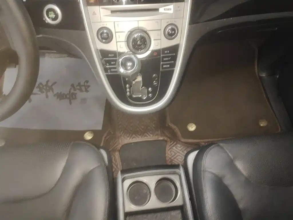 Luxgen Big 7 MPV 2015 — фото 14