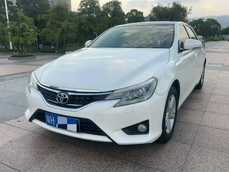 Toyota Reiz 2015