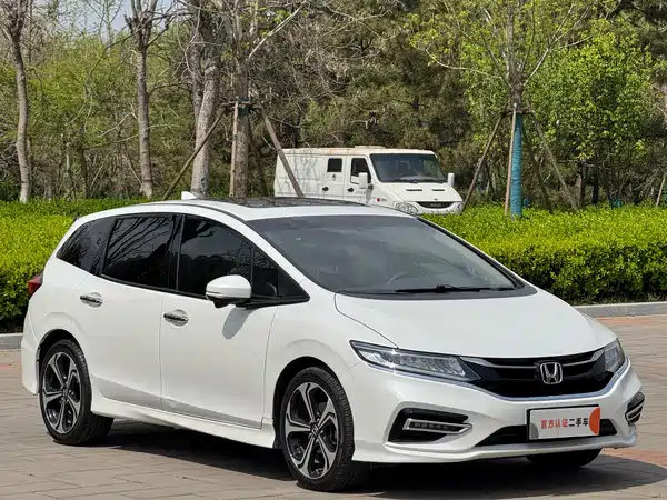 Honda Jade 2017