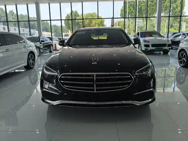 Mercedes-Benz E-Class 2023