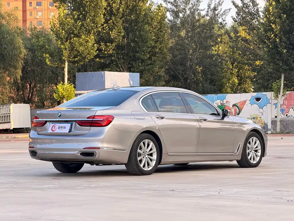 BMW 7 Series 2016 — фото 18