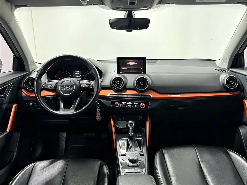 Audi Q2L 2018 — фото 10