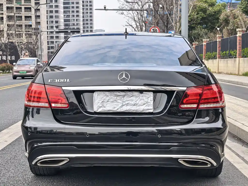 Mercedes-Benz E-Class 2015 — фото 13