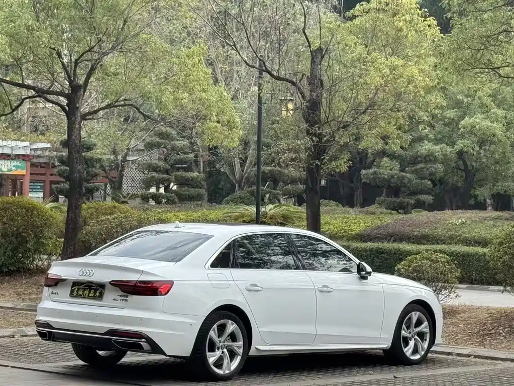 Audi A4L 2020 — фото 16