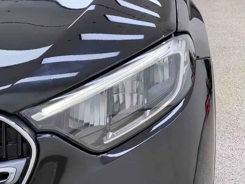 Mercedes-Benz GLC 2023