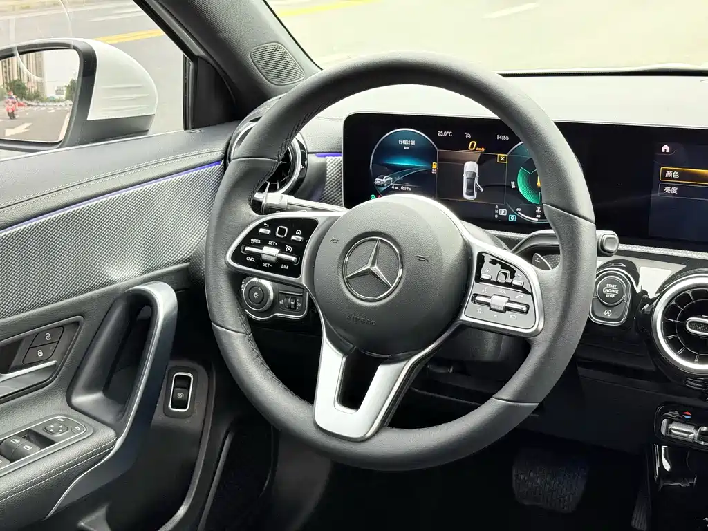 Mercedes-Benz A-Class 2024 — фото 8