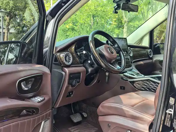 Mercedes-Benz Vito 2023
