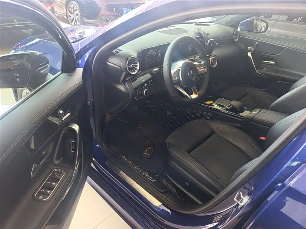 Mercedes-Benz A-Class 2020 — фото 16