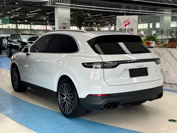 Porsche Cayenne 2022