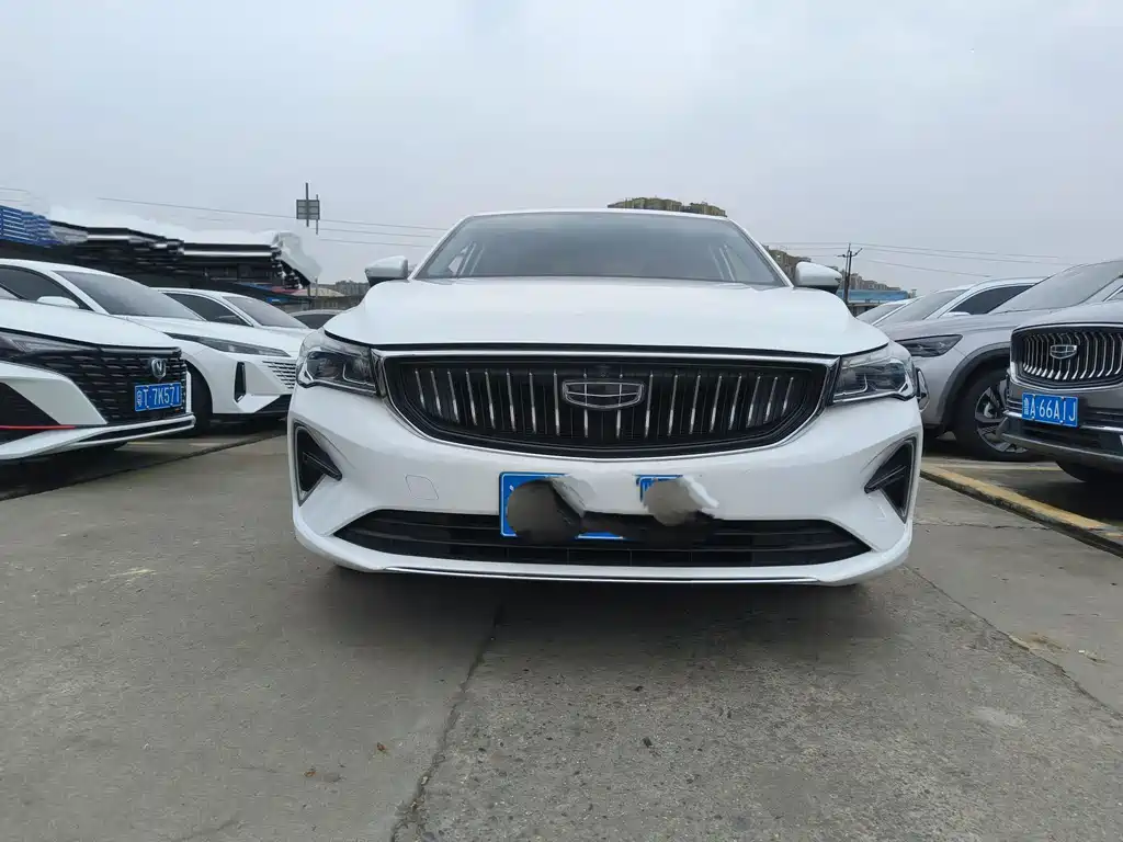 Geely Emgrand 2021