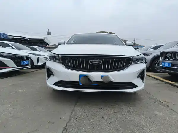 Geely Emgrand 2021