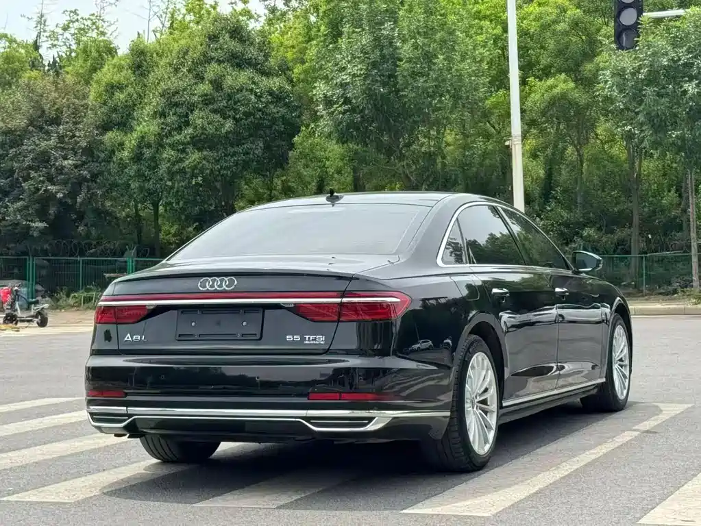 Audi A8 2020 — фото 9