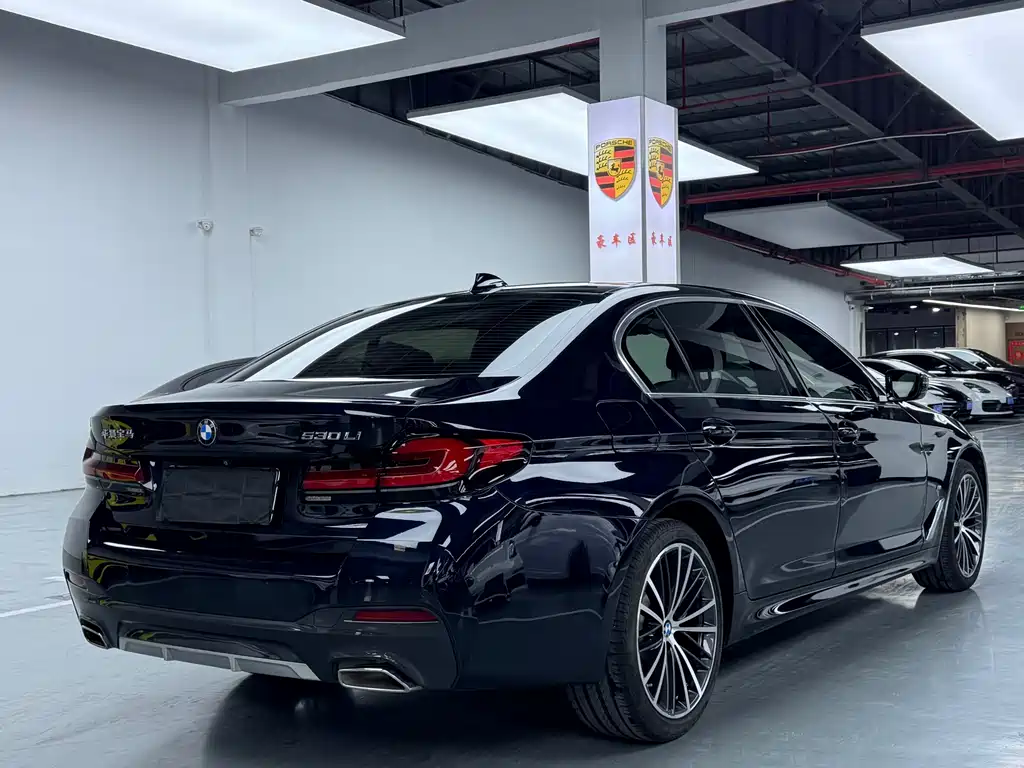 BMW 5 Series 2022 — фото 16