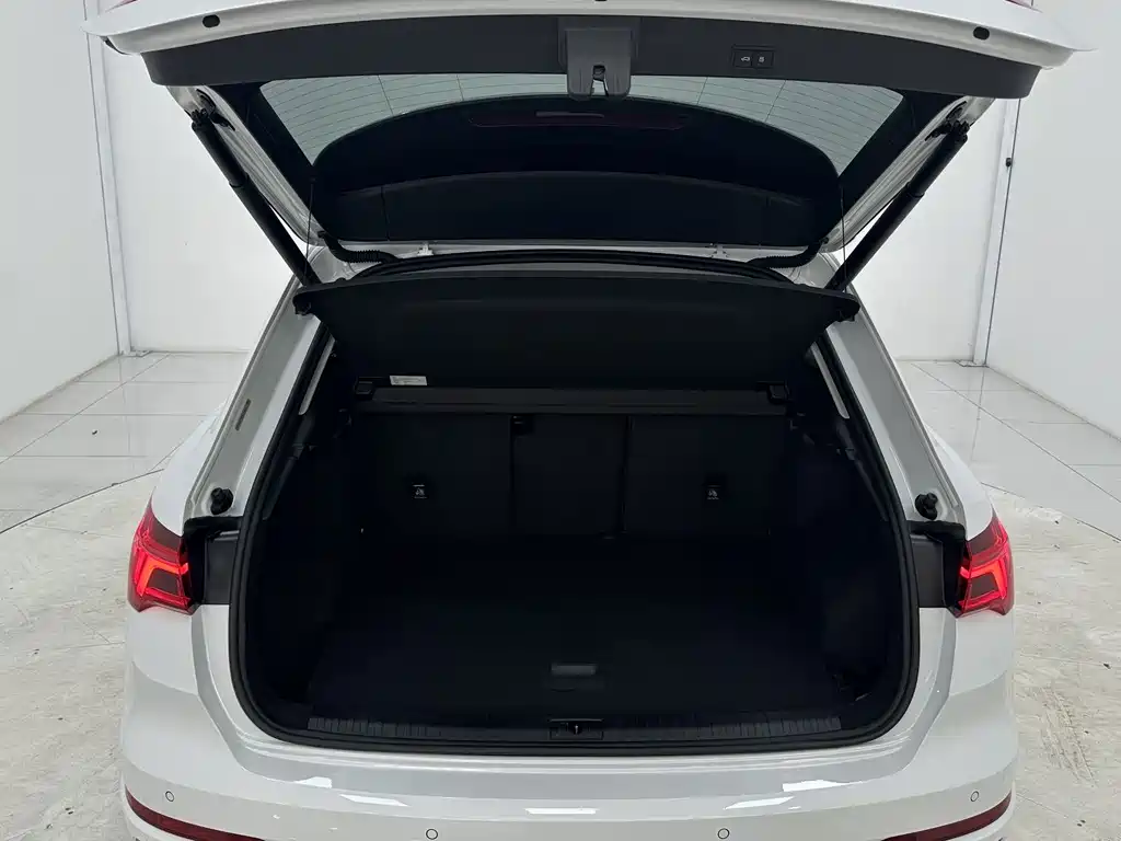 Audi Q3 2023 — фото 16