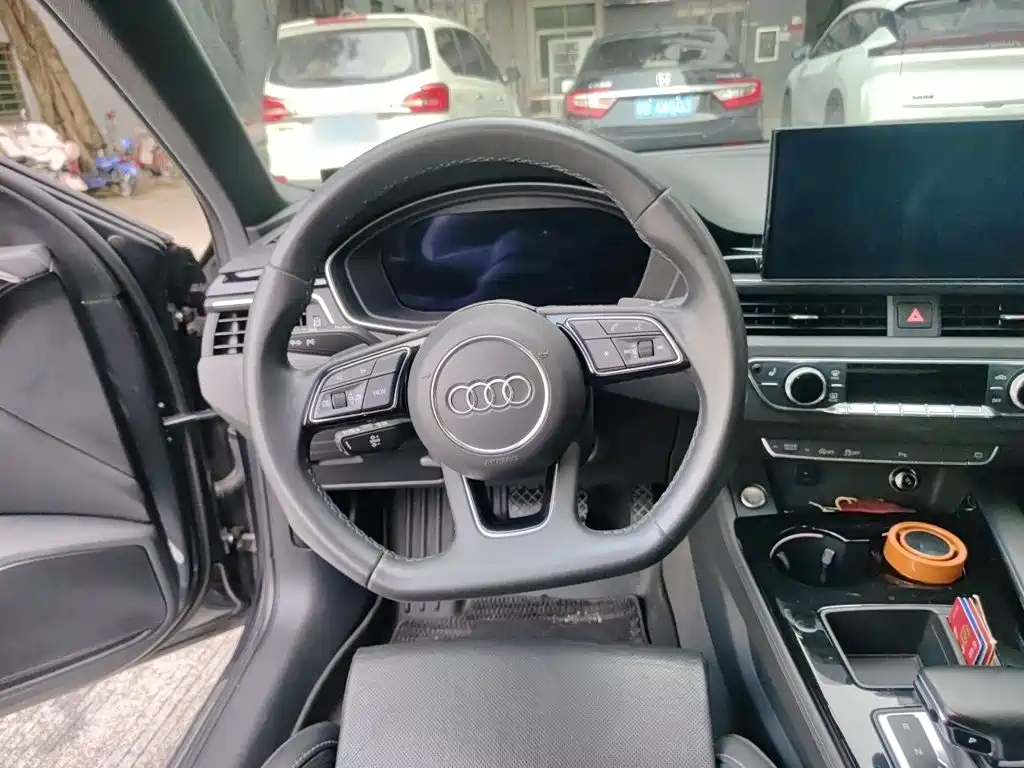 Audi A4L 2023 — фото 11