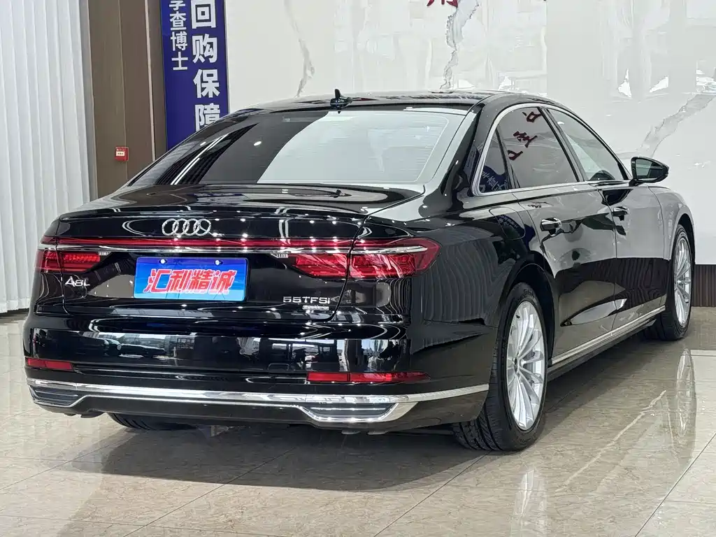 Audi A8 2022 — фото 6