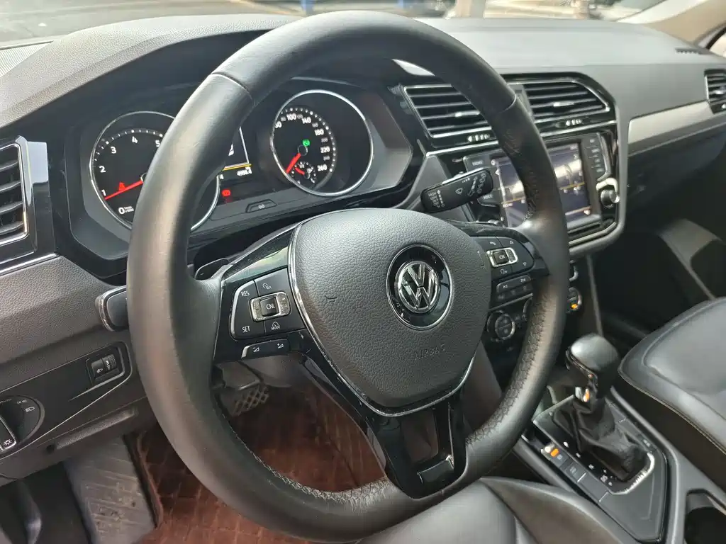 Volkswagen Tiguan L 2018 — фото 7
