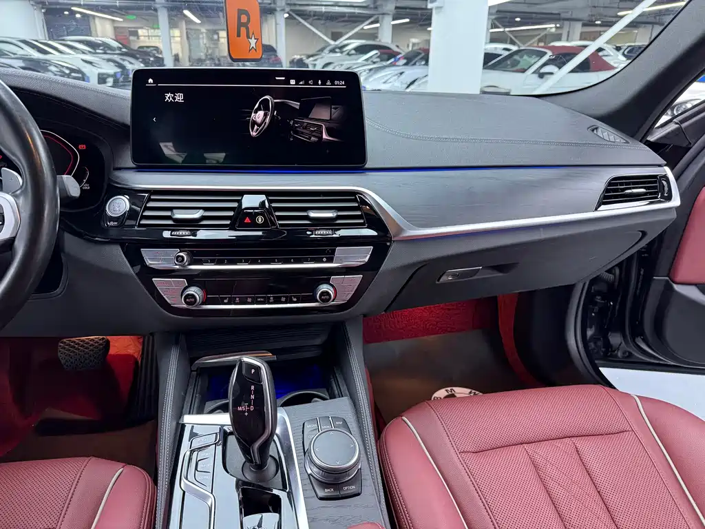 BMW 5 Series 2022 — фото 13
