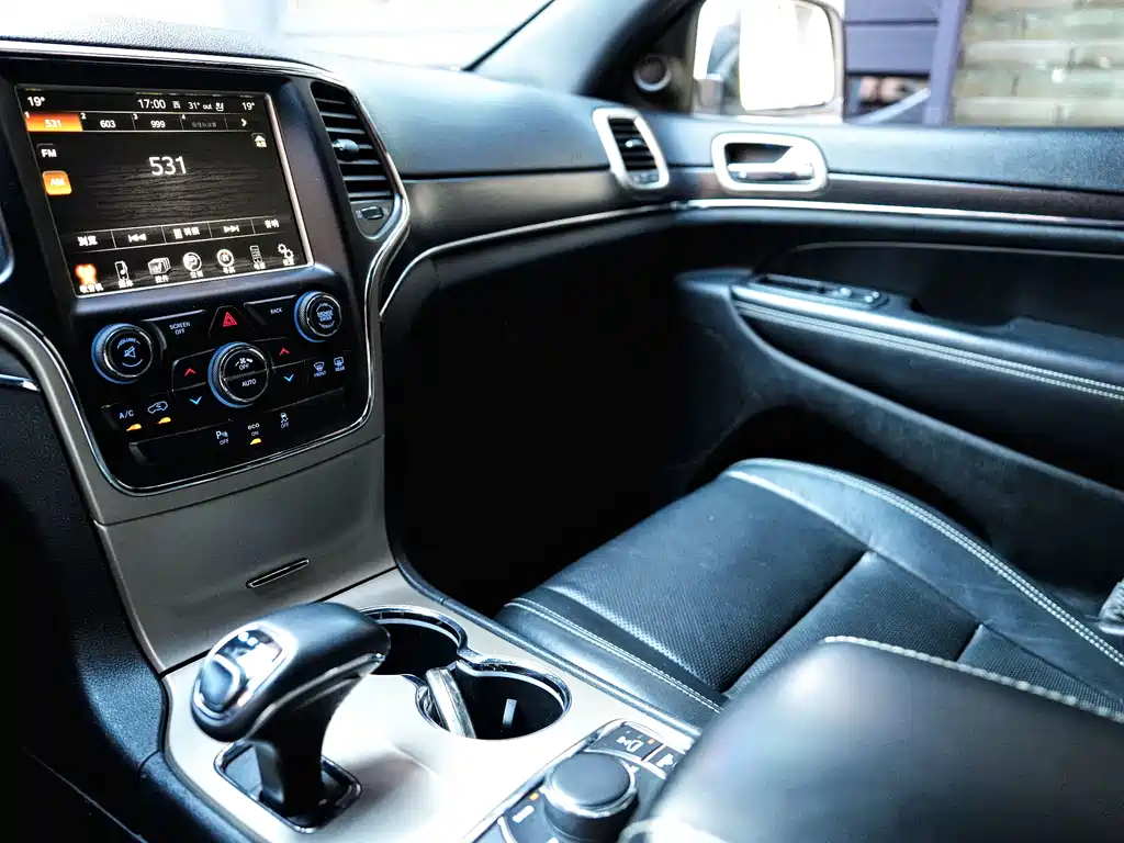 Jeep Grand Cherokee 2014 — фото 16