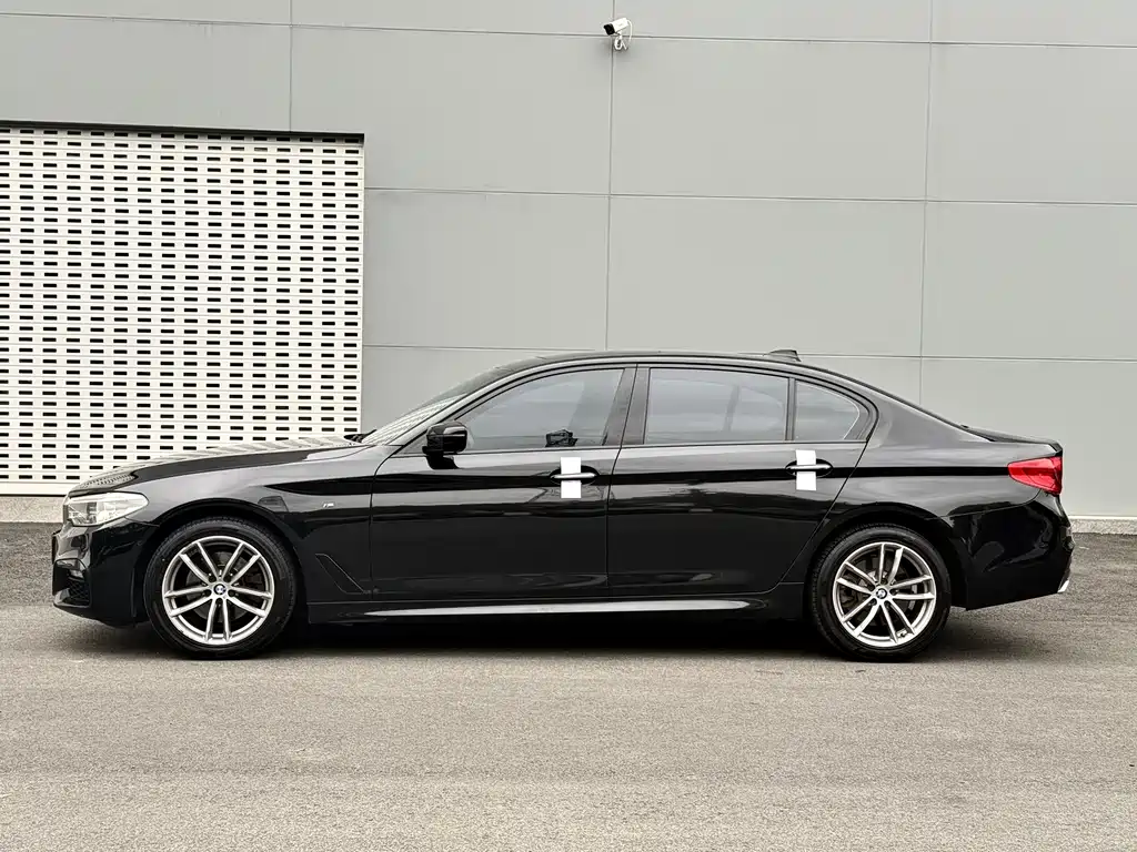 BMW 5 Series 2018 — фото 4