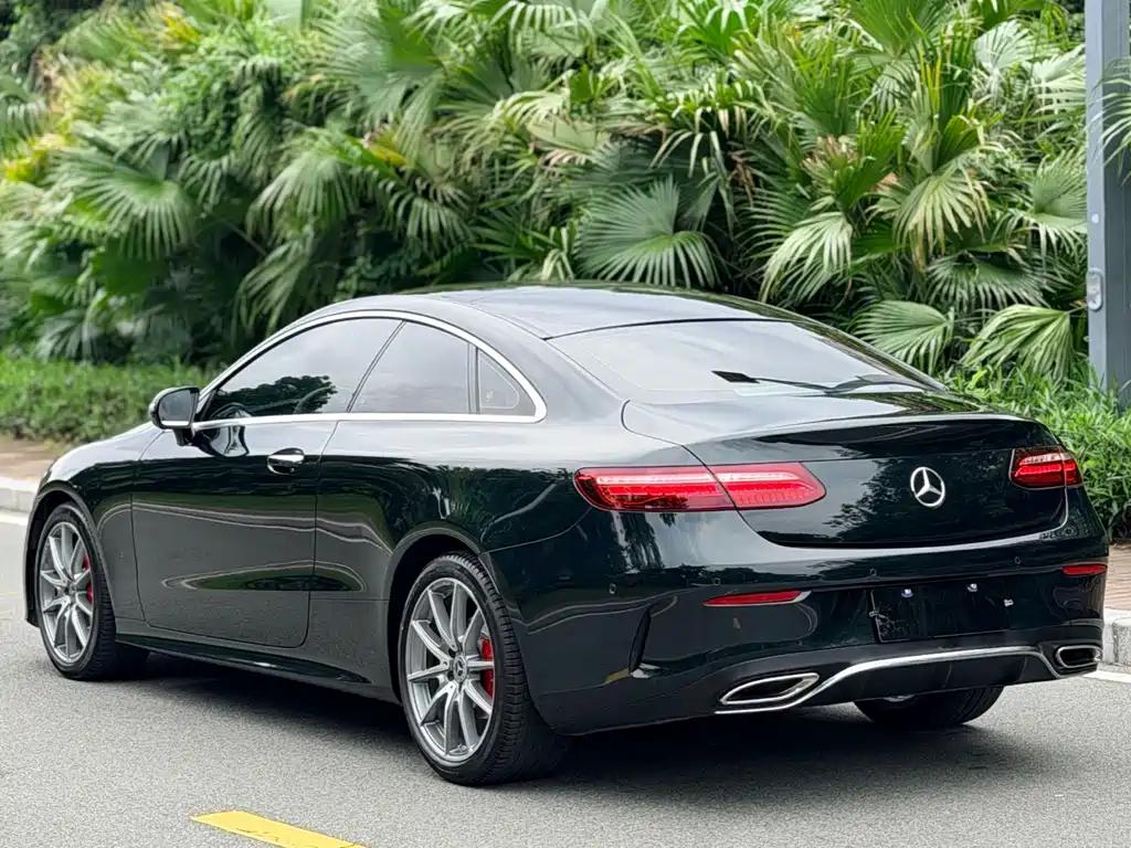 Mercedes-Benz E-Class 2022 — фото 14
