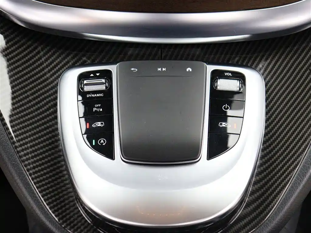 Mercedes-Benz V-Class 2022 — фото 23