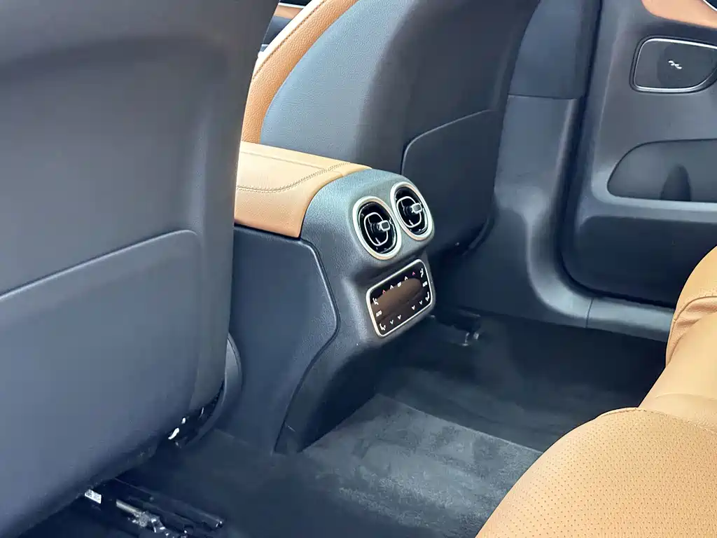 Mercedes-Benz GLC 2023 — фото 19