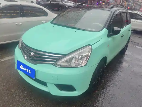Nissan Livina 2015