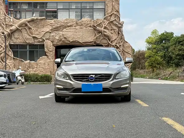 Volvo S60 2015