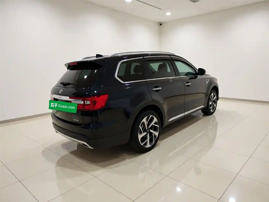 Hongqi HS7 2023