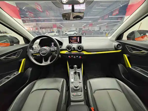 Audi Q2L 2019