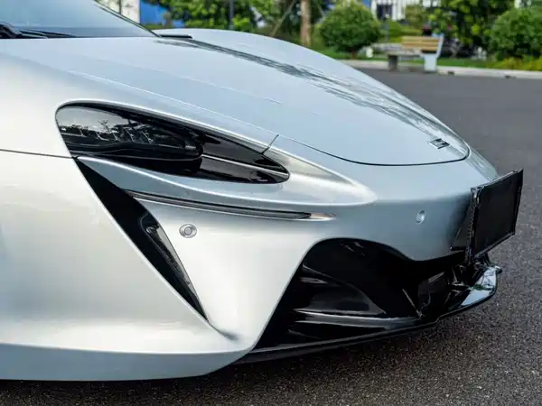 McLaren Artura 2025