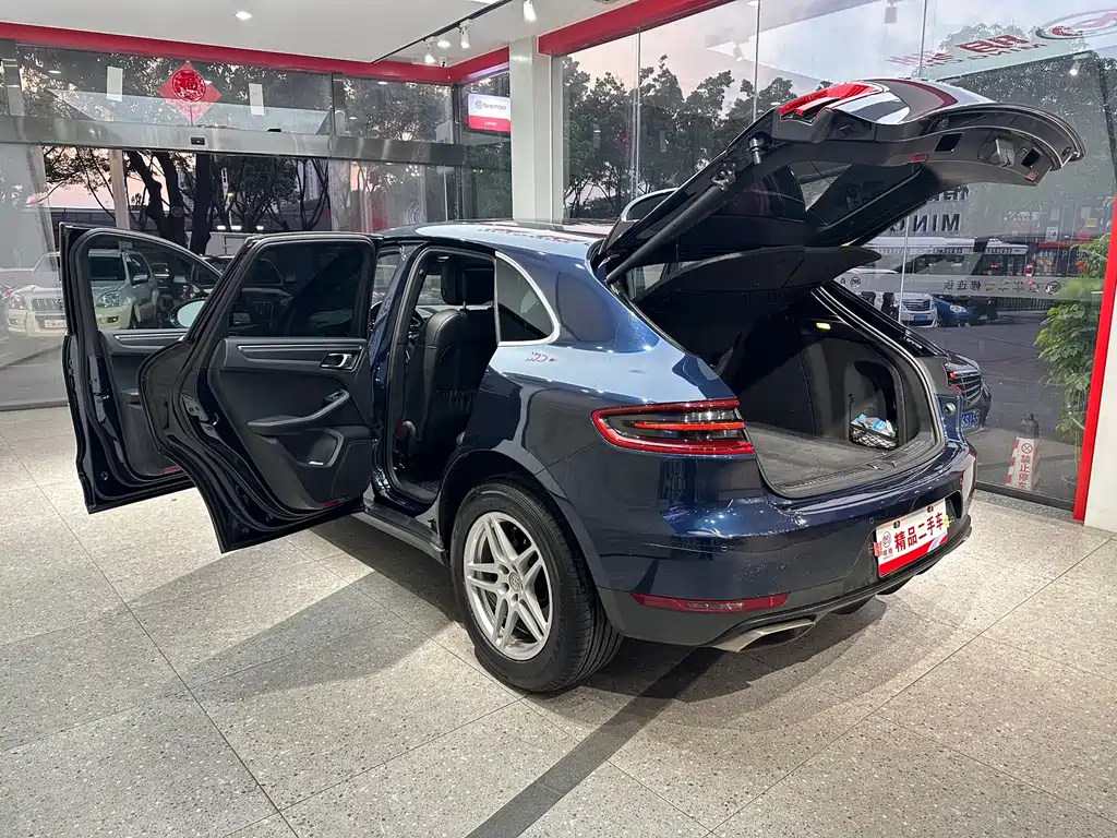 Porsche Macan 2018 — фото 22