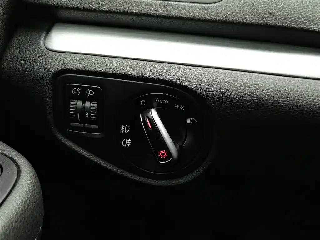 Volkswagen Sharan 2017 — фото 21