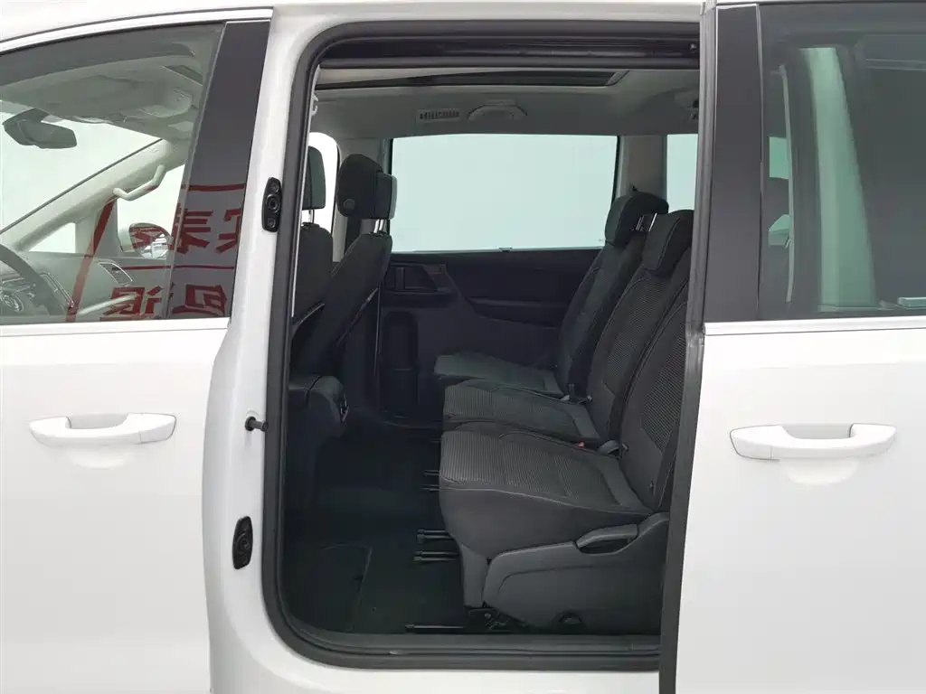 Volkswagen Sharan 2017 — фото 15