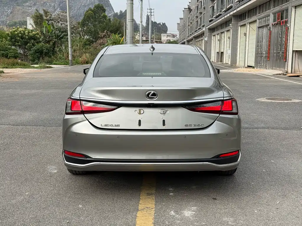Lexus ES 2023 — фото 10