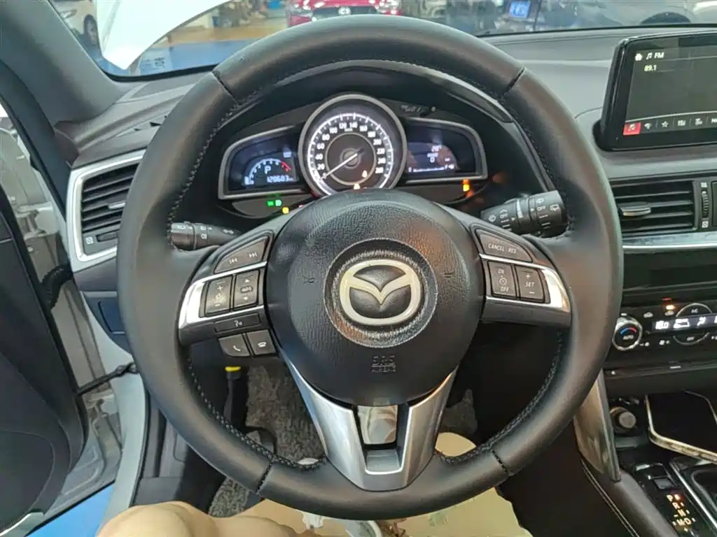 Mazda CX-4 2016 — фото 11