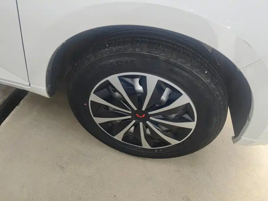 Wuling Hongguang PLUS 2020
