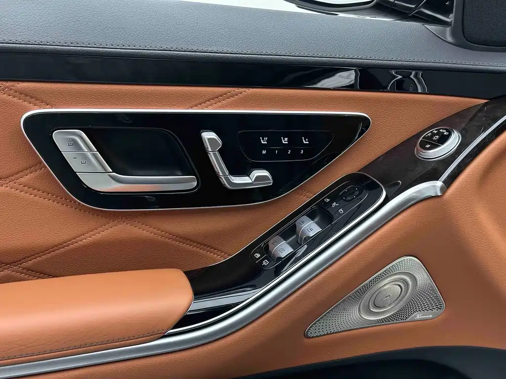 Mercedes-Benz Maybach S-Class 2022 — фото 10