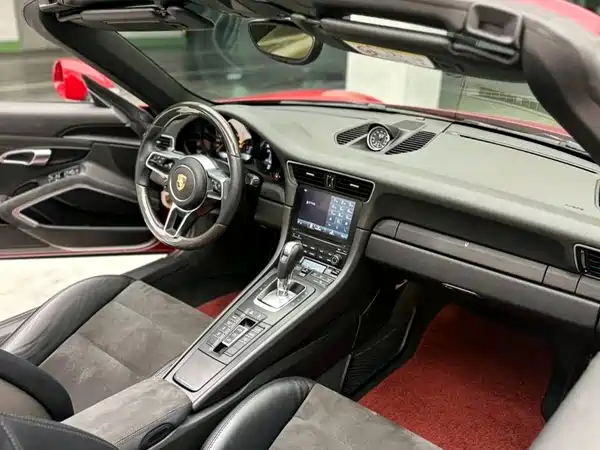 Porsche 911 2016