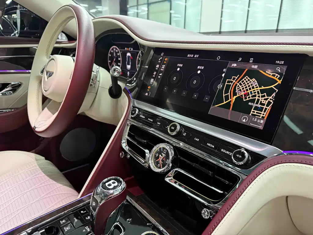 Bentley Flying Spur 2022 — фото 18