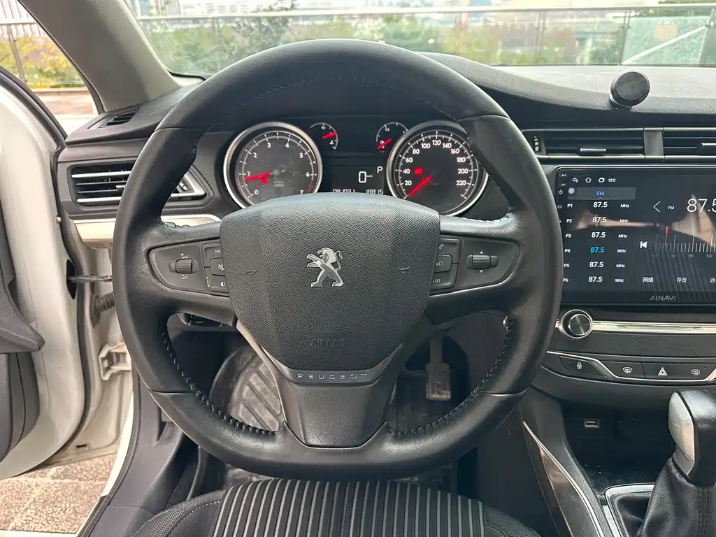 Peugeot 408 2019 — фото 15