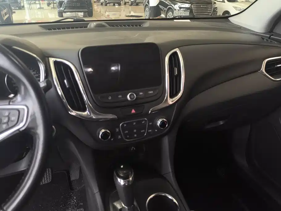 Chevrolet Equinox 2017 — фото 13