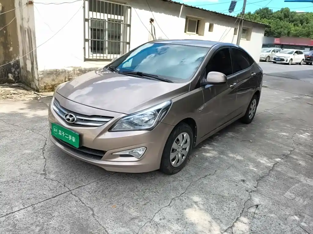 Hyundai Accent 2015 — фото 2