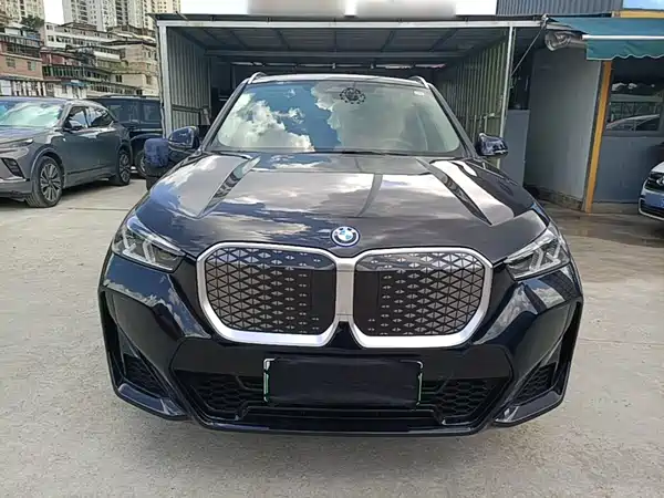 BMW iX1 2024