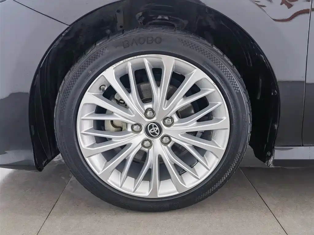Toyota Camry 2018 — фото 17