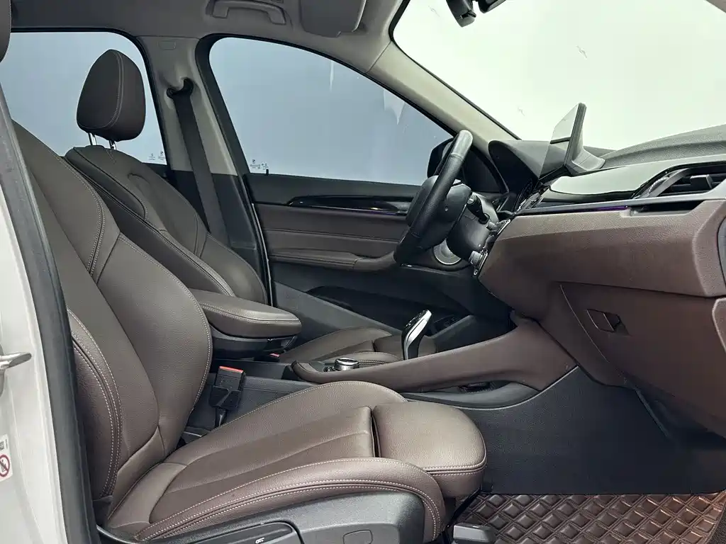 BMW X1 2022 — фото 9